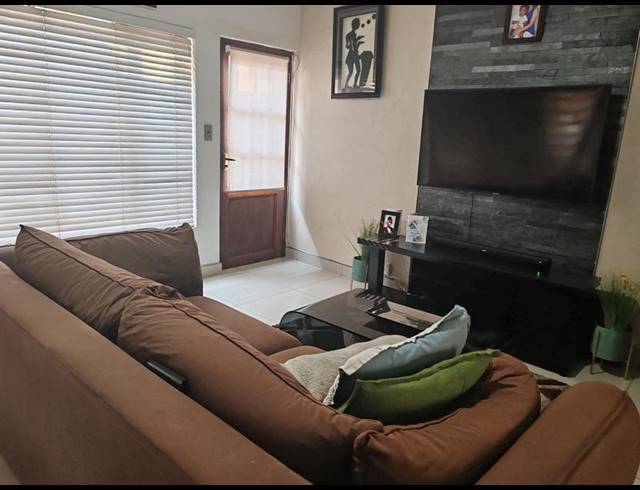 1 BEDROOM COMPLEX FOR SALE IN MORNINGHILL